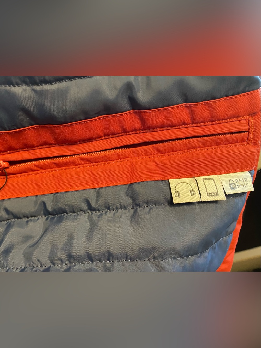 Craghoppers Agetha Red Hooded Jacket with Zip Pockets- GOR-TEX Size M - Picture 8 of 9